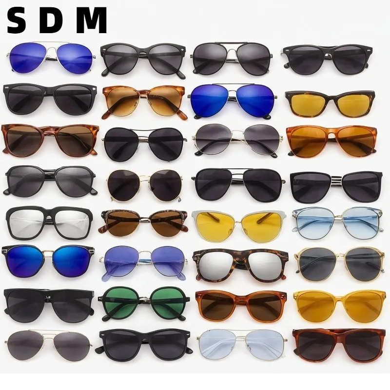 Vintage Fashion Reseller - Lot de 40 Lunettes de Soleil