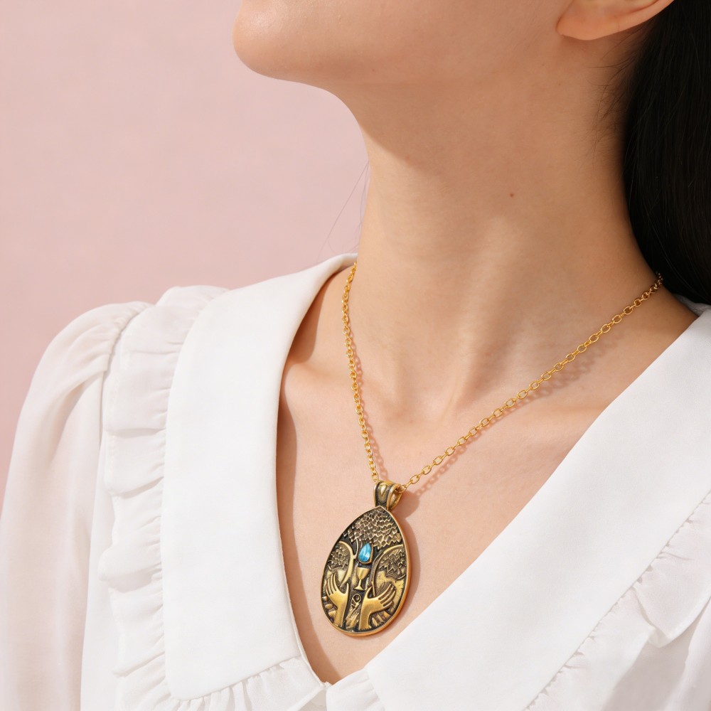 Collier pendentif vintage sur  - Vintage Fashion Videos avis et prix